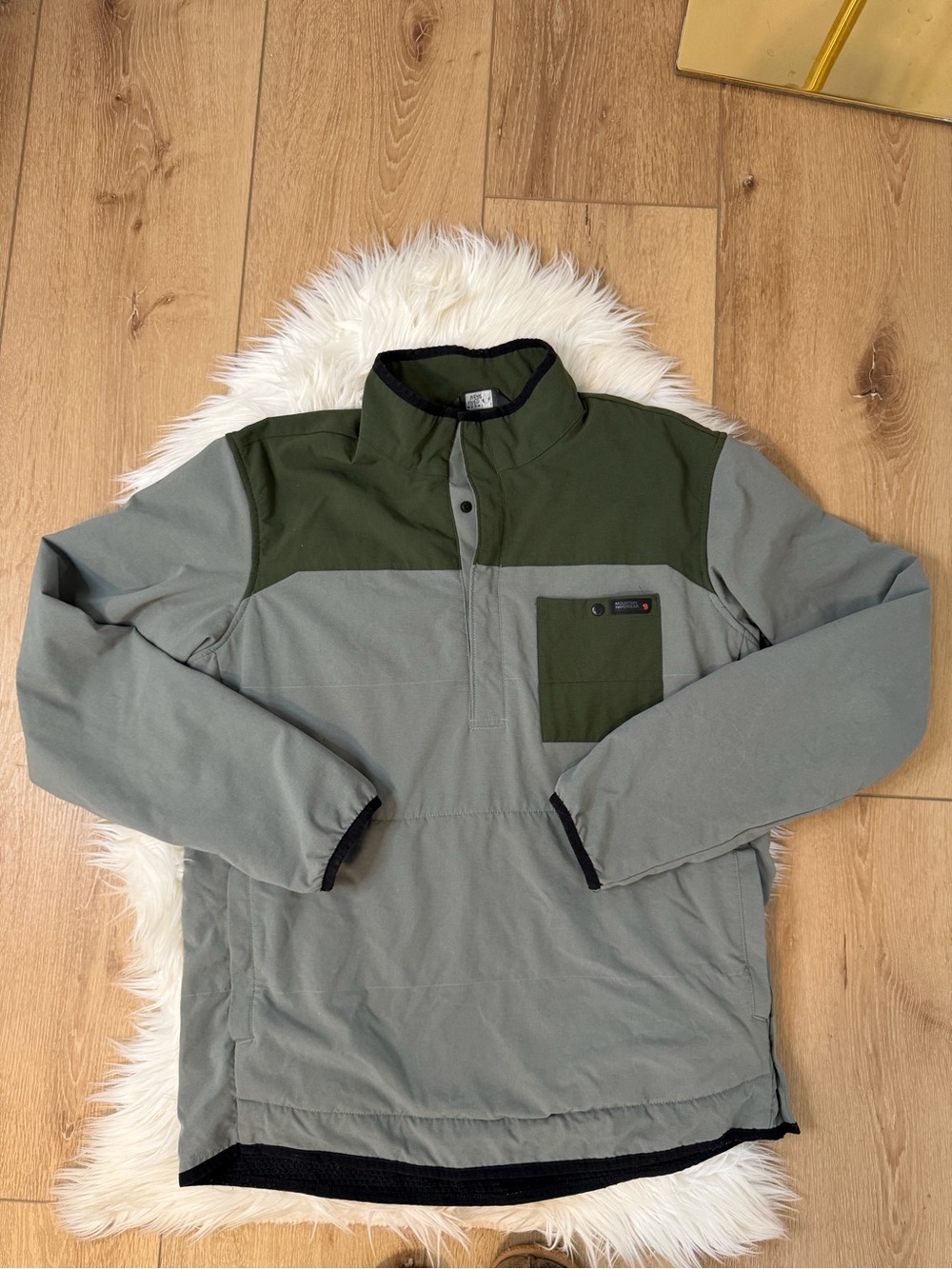 Mountain Hardwear Green Pullover Down Quarter Snap Shirt Size Medium
